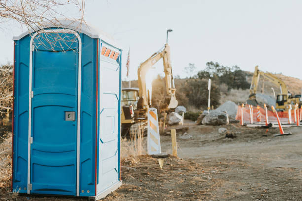 Best Portable restroom trailer rental  in Bladenboro, NC